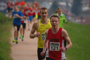 Nico Lehr vor Christian Lenk über 1600m