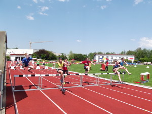 60m Hürden mit Vlada und Jule